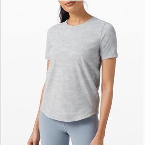 Lululemon Long Distance Short Sleeve size 2